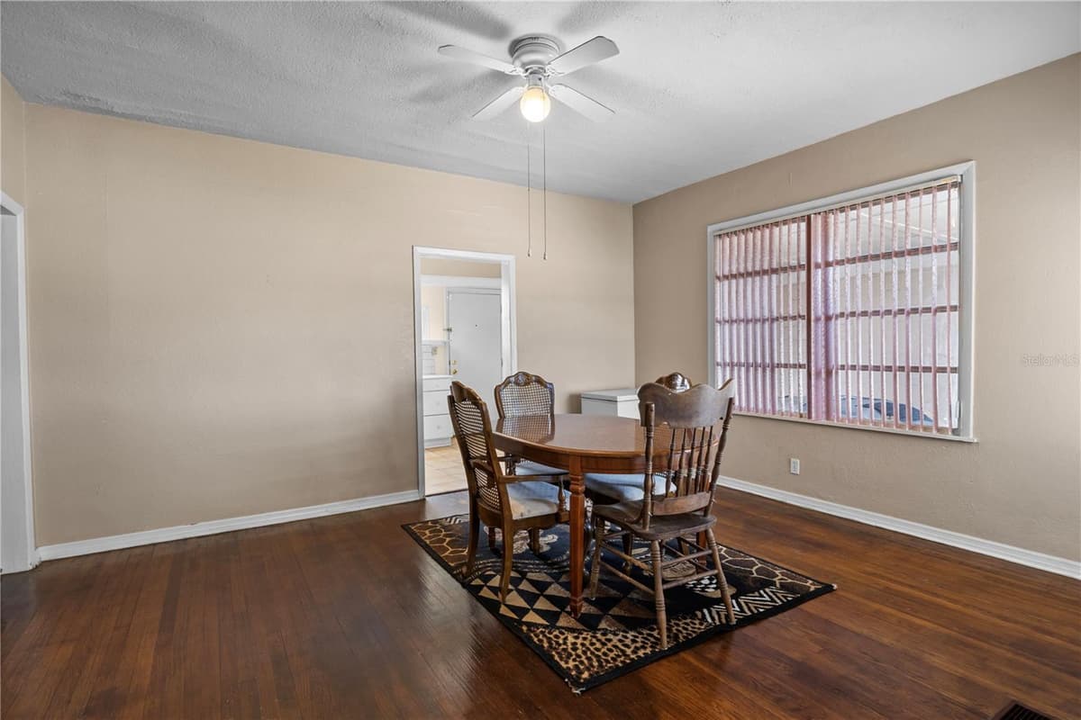 4517 KENILWORTH BOULEVARD — photo 15 of 26