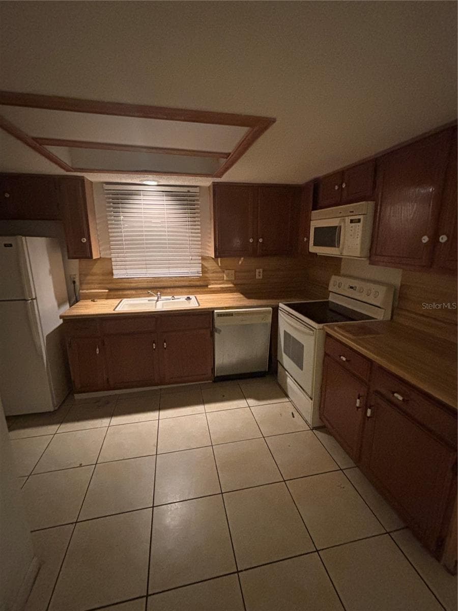 3401 SUNRISE VILLAS COURT — photo 5 of 20
