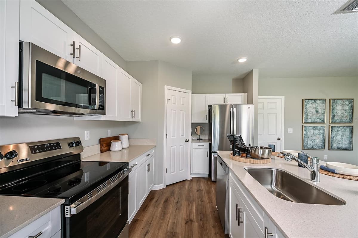 1760 VANILLA STREET — photo 11 of 25