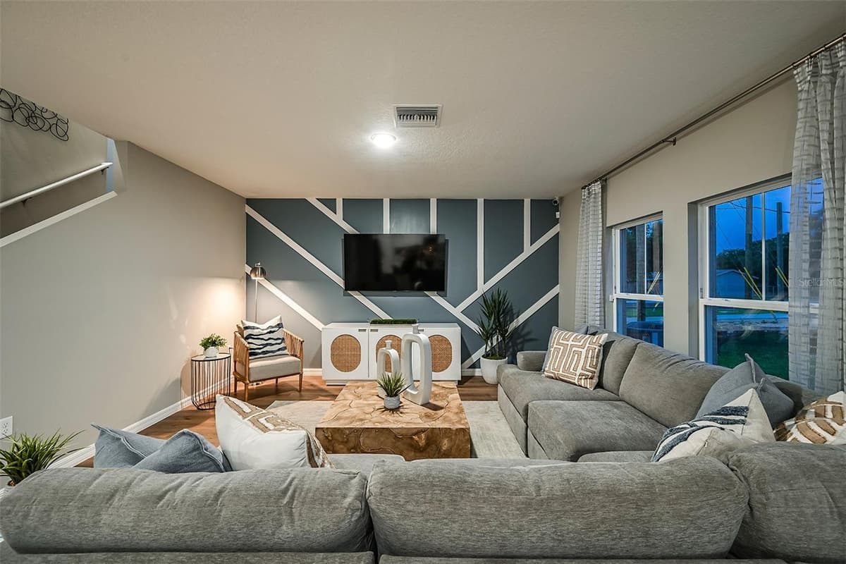 1760 VANILLA STREET — photo 14 of 25
