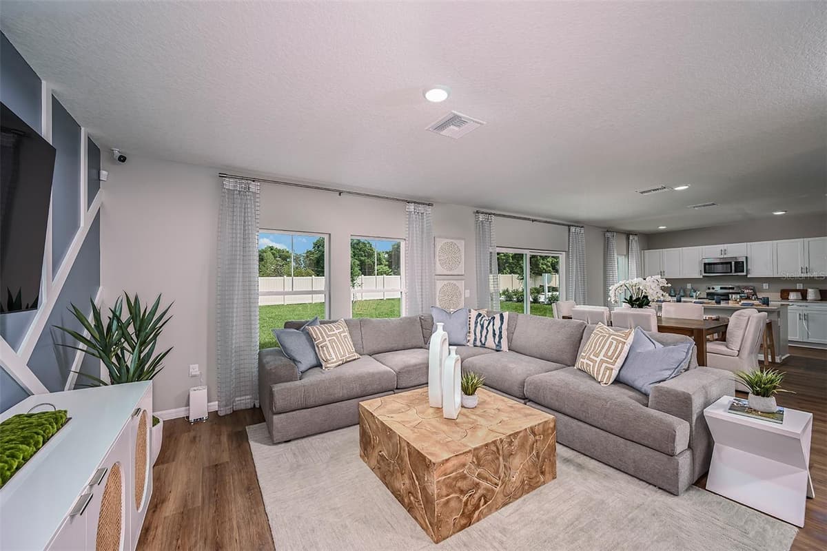 1760 VANILLA STREET — photo 3 of 25