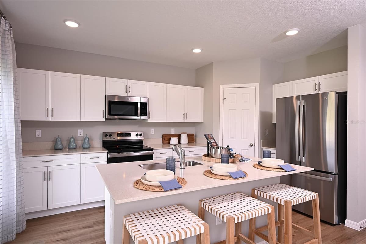 1760 VANILLA STREET — photo 2 of 25