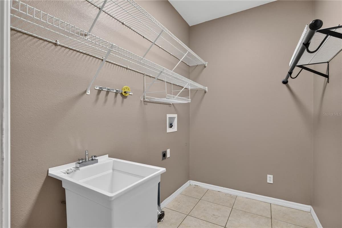7314 SPRING MOUNTAIN LANE — photo 32 of 68
