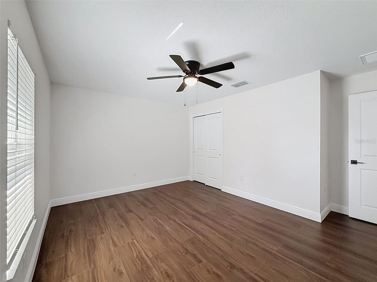 5987 OAK PARK BOULEVARD — photo 20 of 34