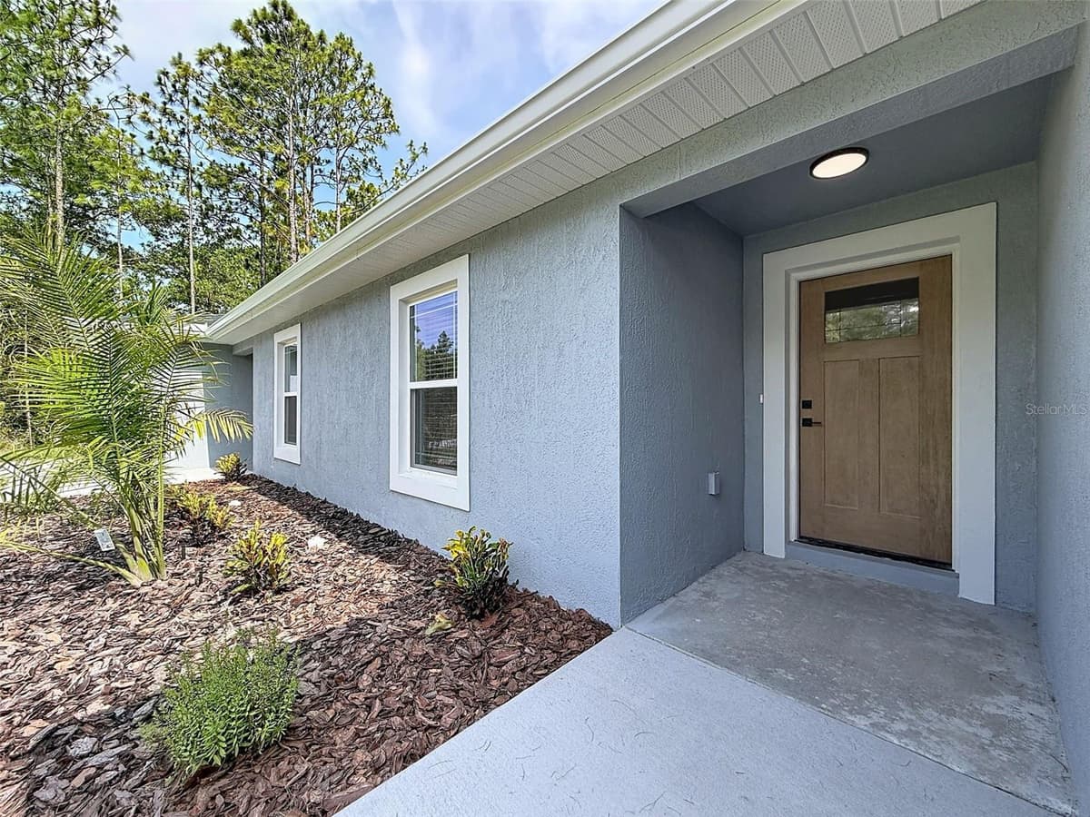 5987 OAK PARK BOULEVARD — photo 4 of 34