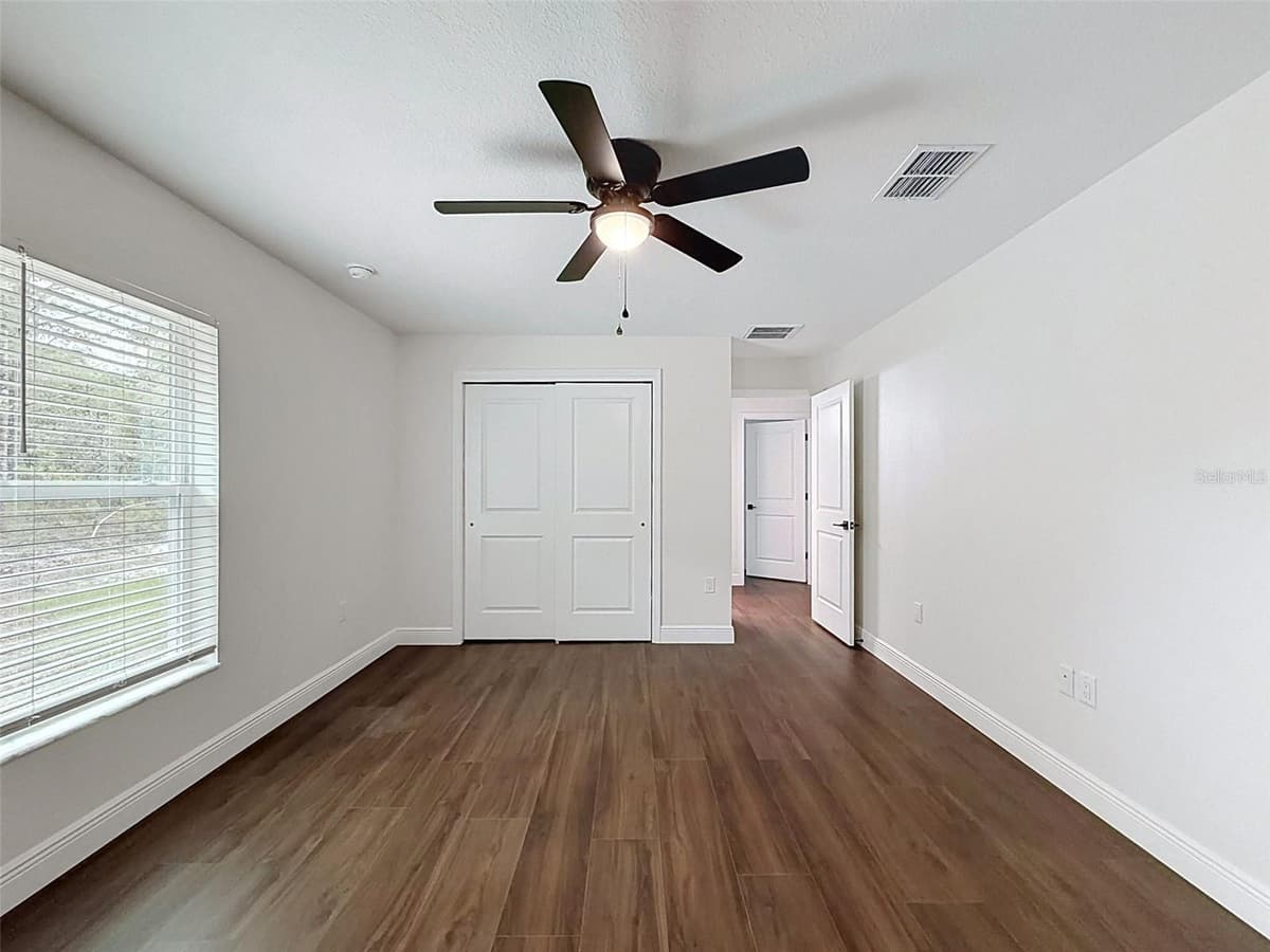 5987 OAK PARK BOULEVARD — photo 16 of 34