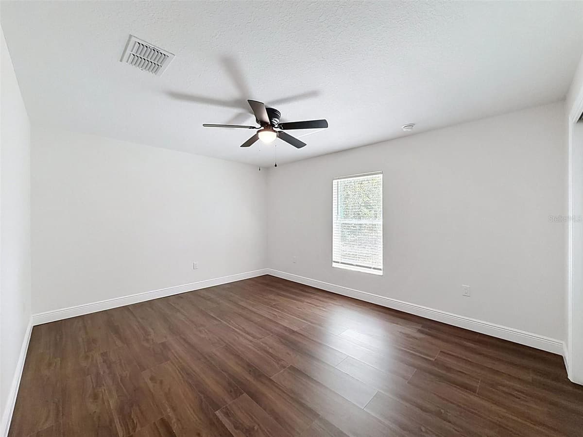 5987 OAK PARK BOULEVARD — photo 21 of 34