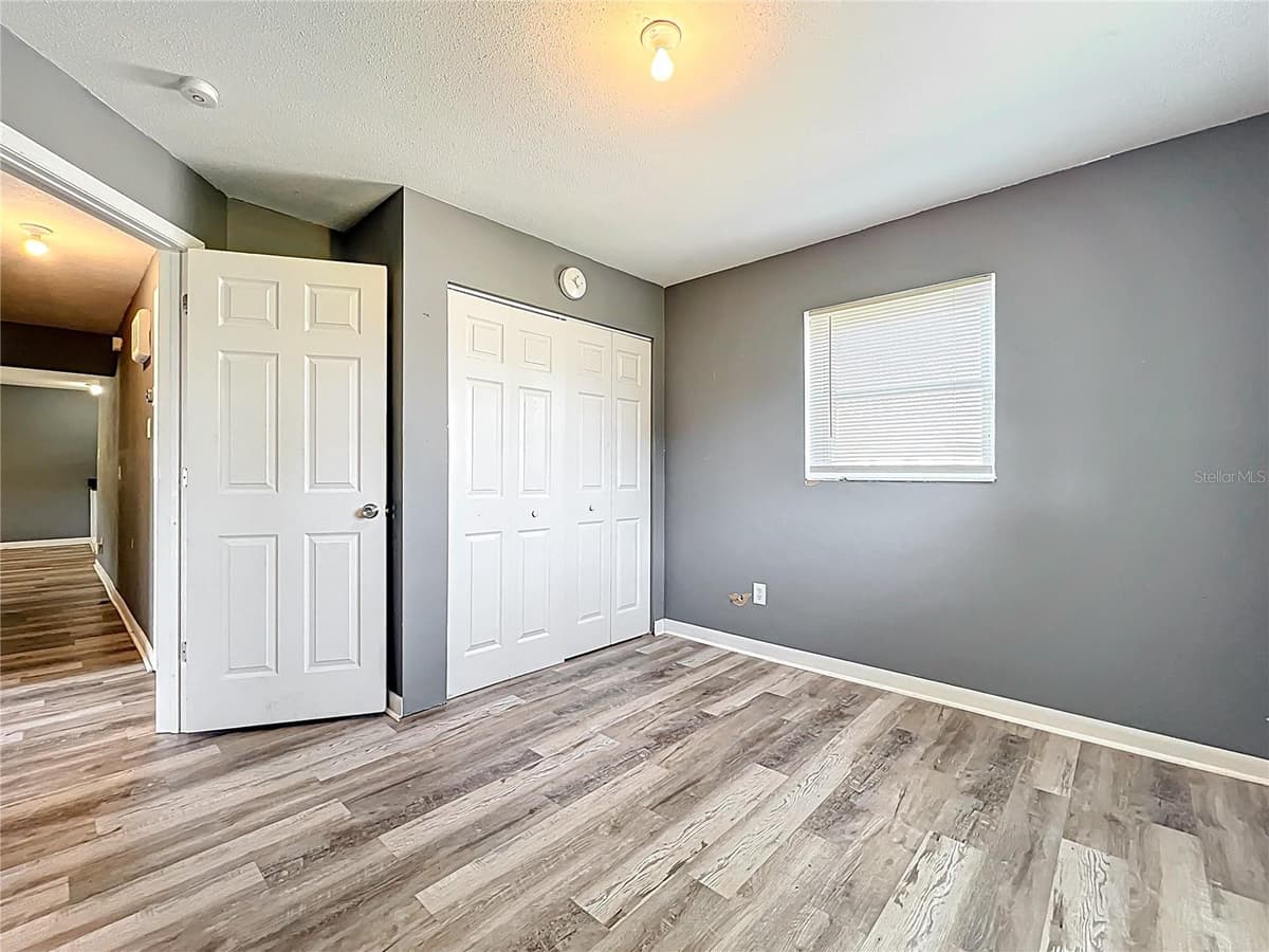 2543 HATHAWAY DRIVE — photo 24 of 27
