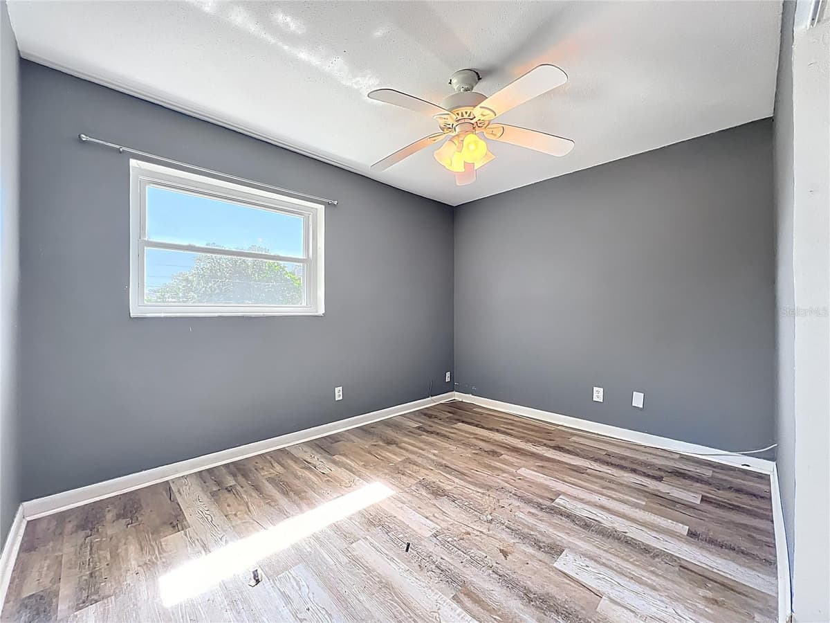 2543 HATHAWAY DRIVE — photo 21 of 27
