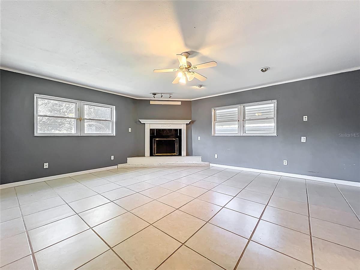 2543 HATHAWAY DRIVE — photo 18 of 27