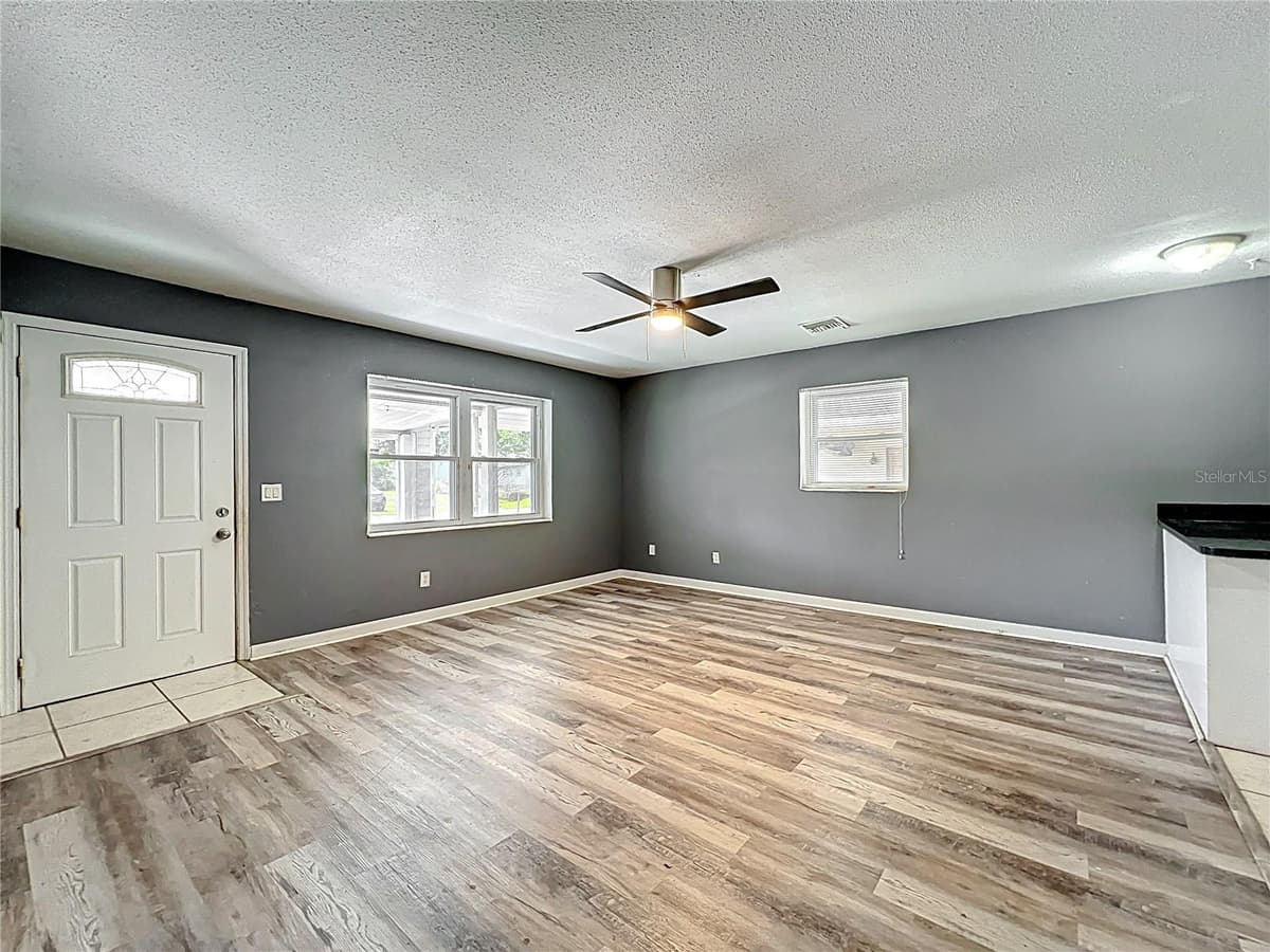 2543 HATHAWAY DRIVE — photo 6 of 27