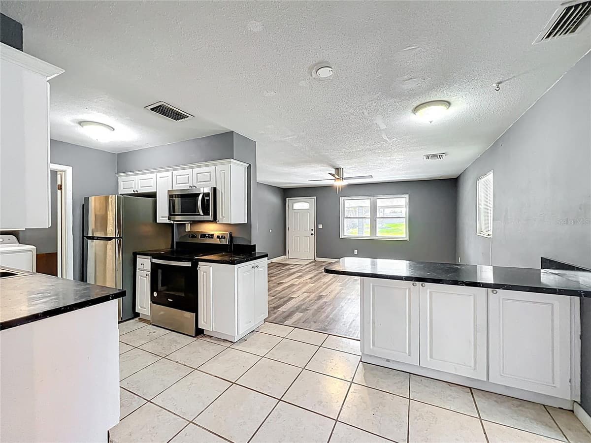 2543 HATHAWAY DRIVE — photo 14 of 27