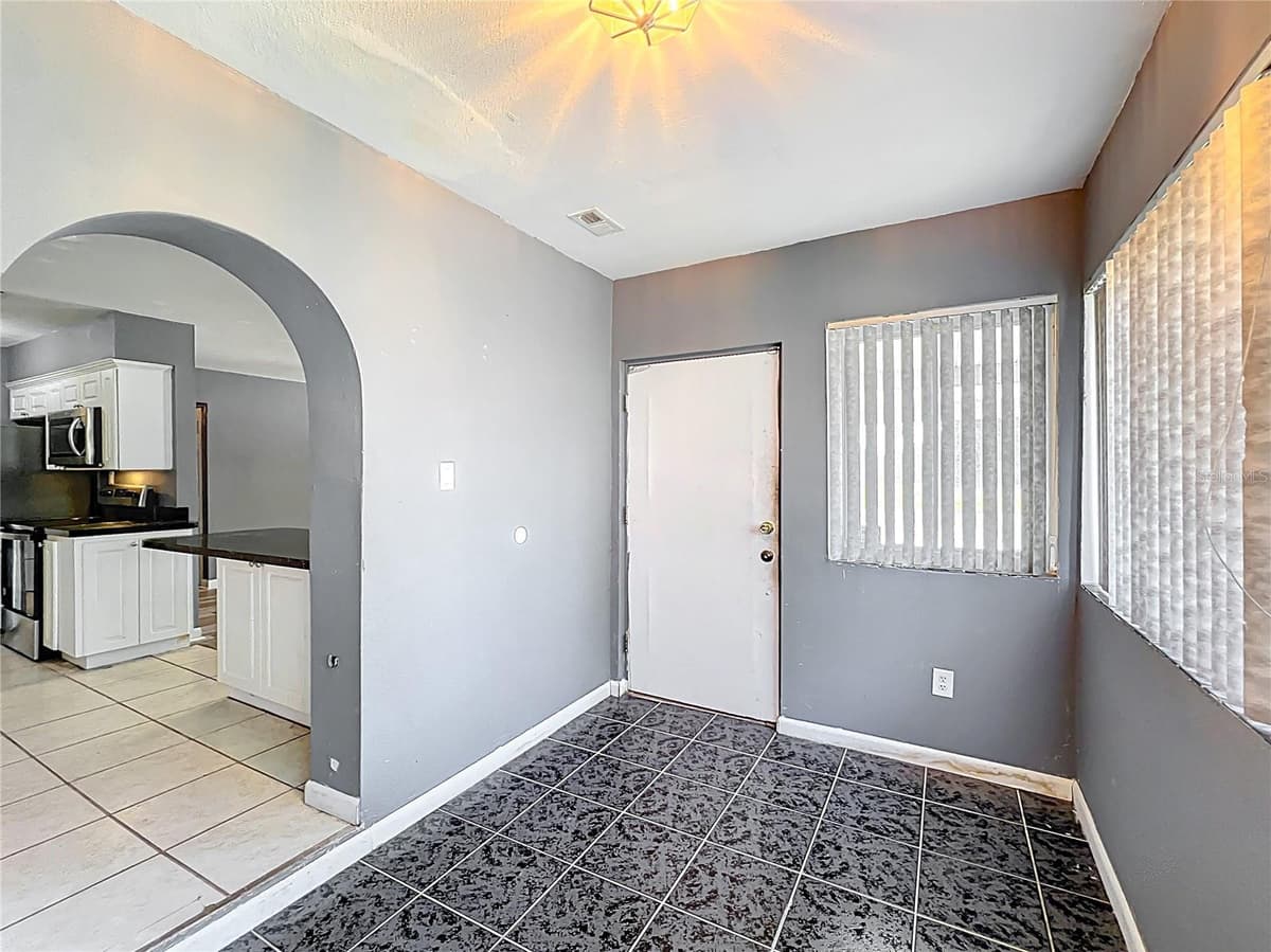 2543 HATHAWAY DRIVE — photo 16 of 27