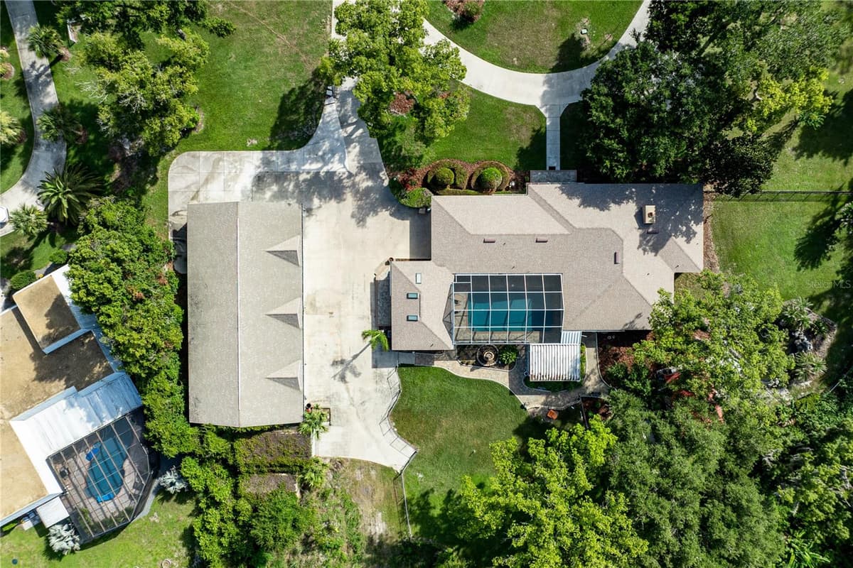 32834 LAKESHORE DRIVE — photo 13 of 86
