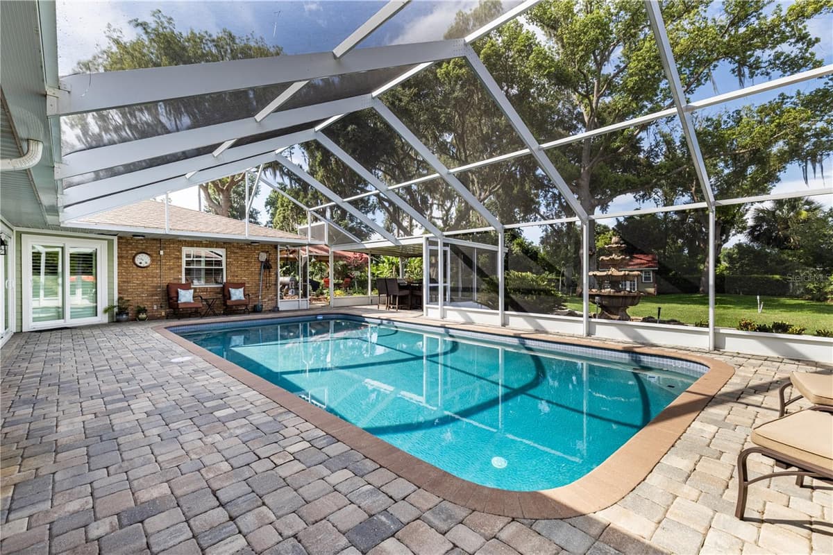 32834 LAKESHORE DRIVE — photo 19 of 86