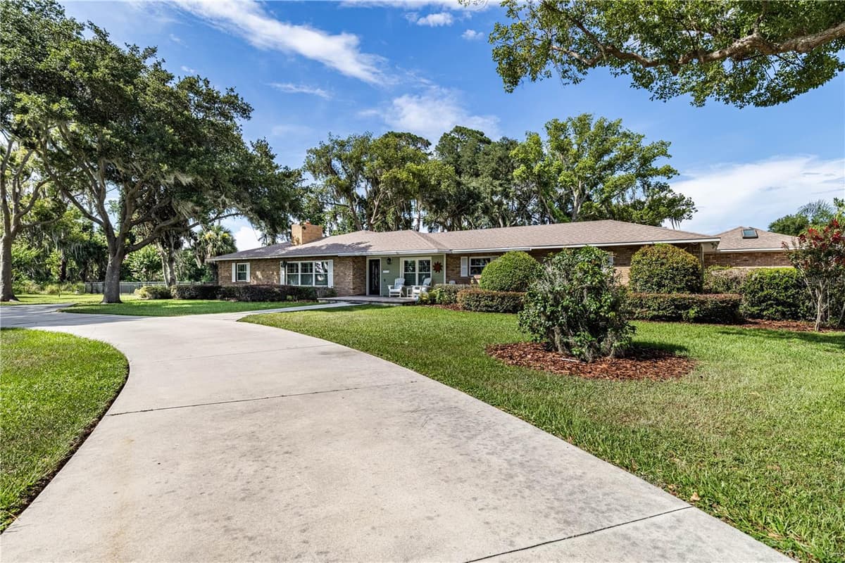 32834 LAKESHORE DRIVE — photo 18 of 86