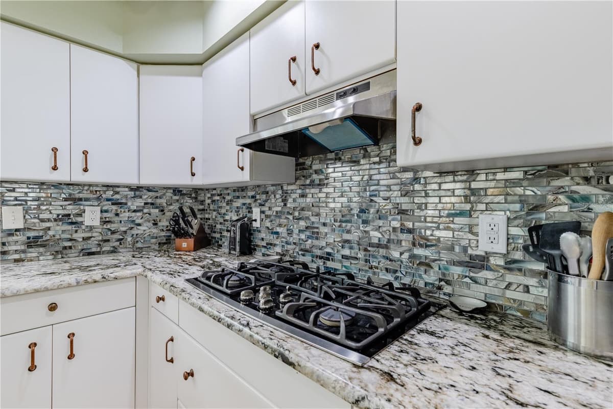 32834 LAKESHORE DRIVE — photo 58 of 86