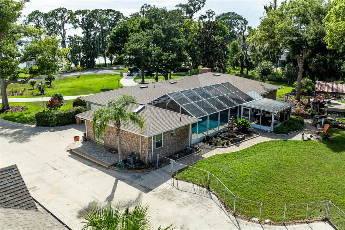 32834 LAKESHORE DRIVE — photo 5 of 86