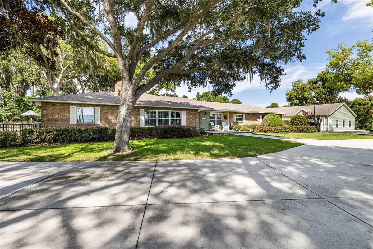 32834 LAKESHORE DRIVE — photo 14 of 86