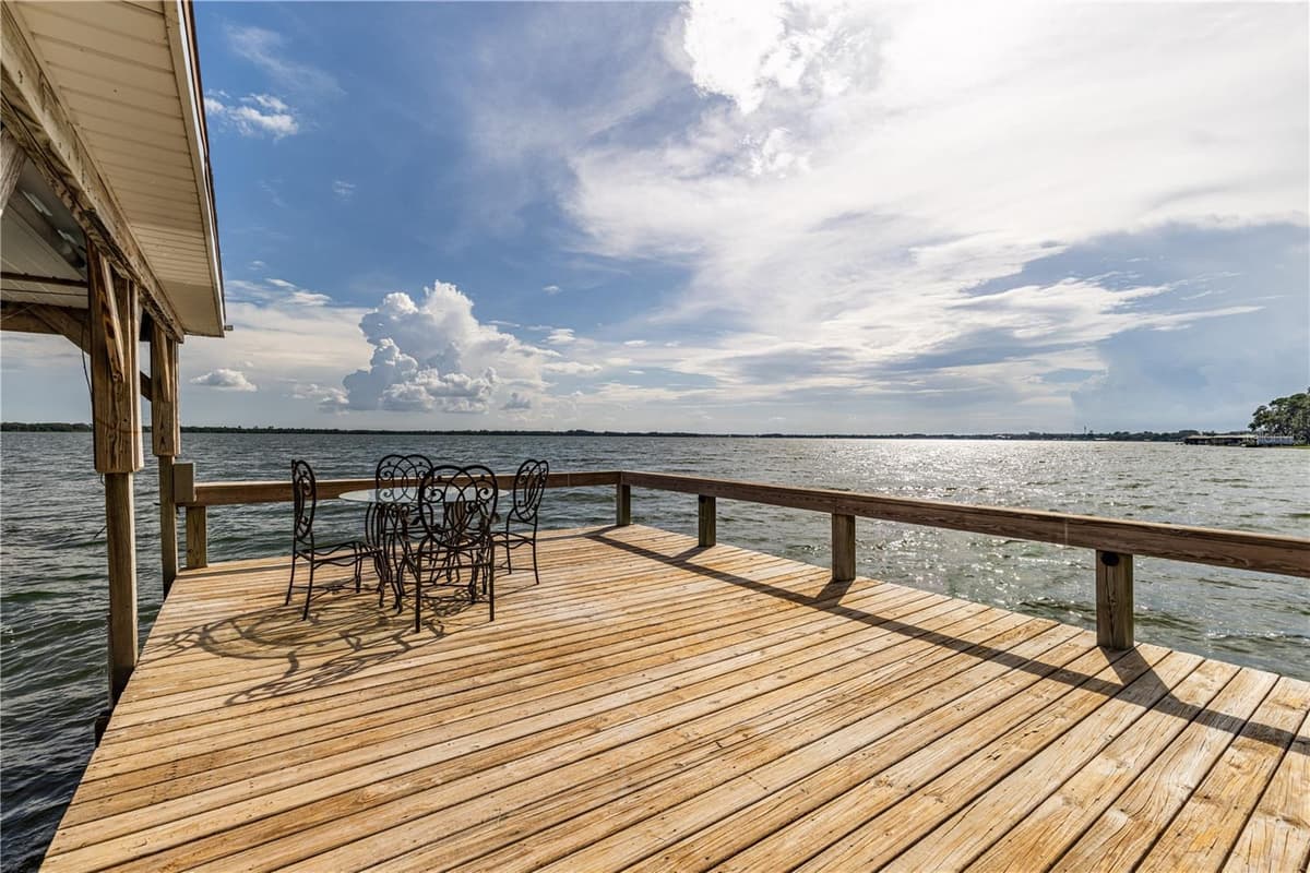 32834 LAKESHORE DRIVE — photo 9 of 86