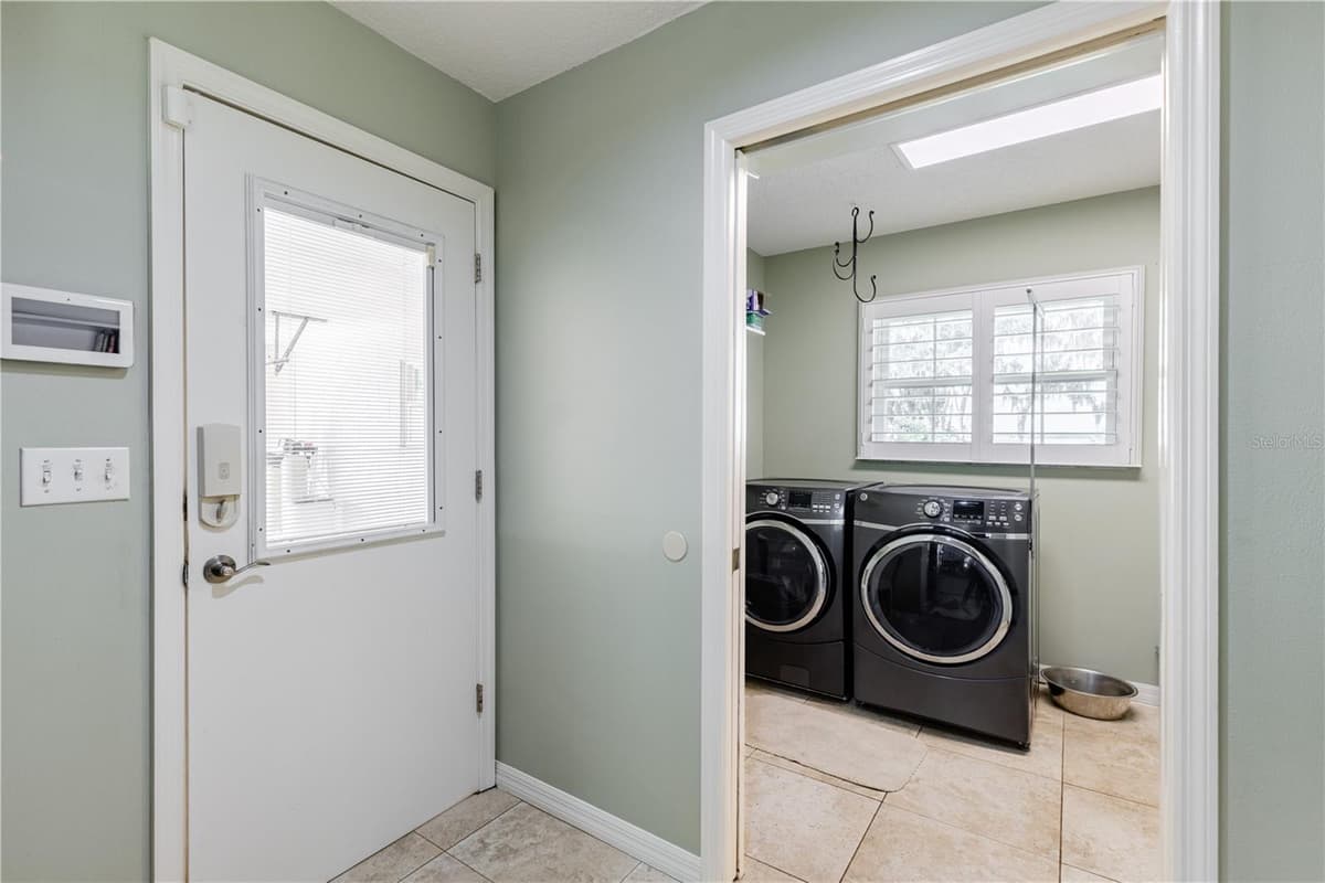 32834 LAKESHORE DRIVE — photo 62 of 86