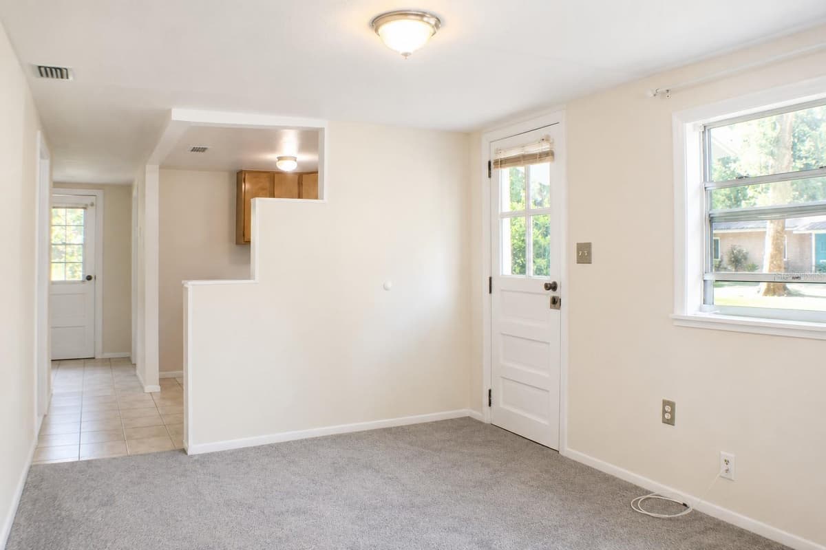 490 JOHN STREET — photo 8 of 29