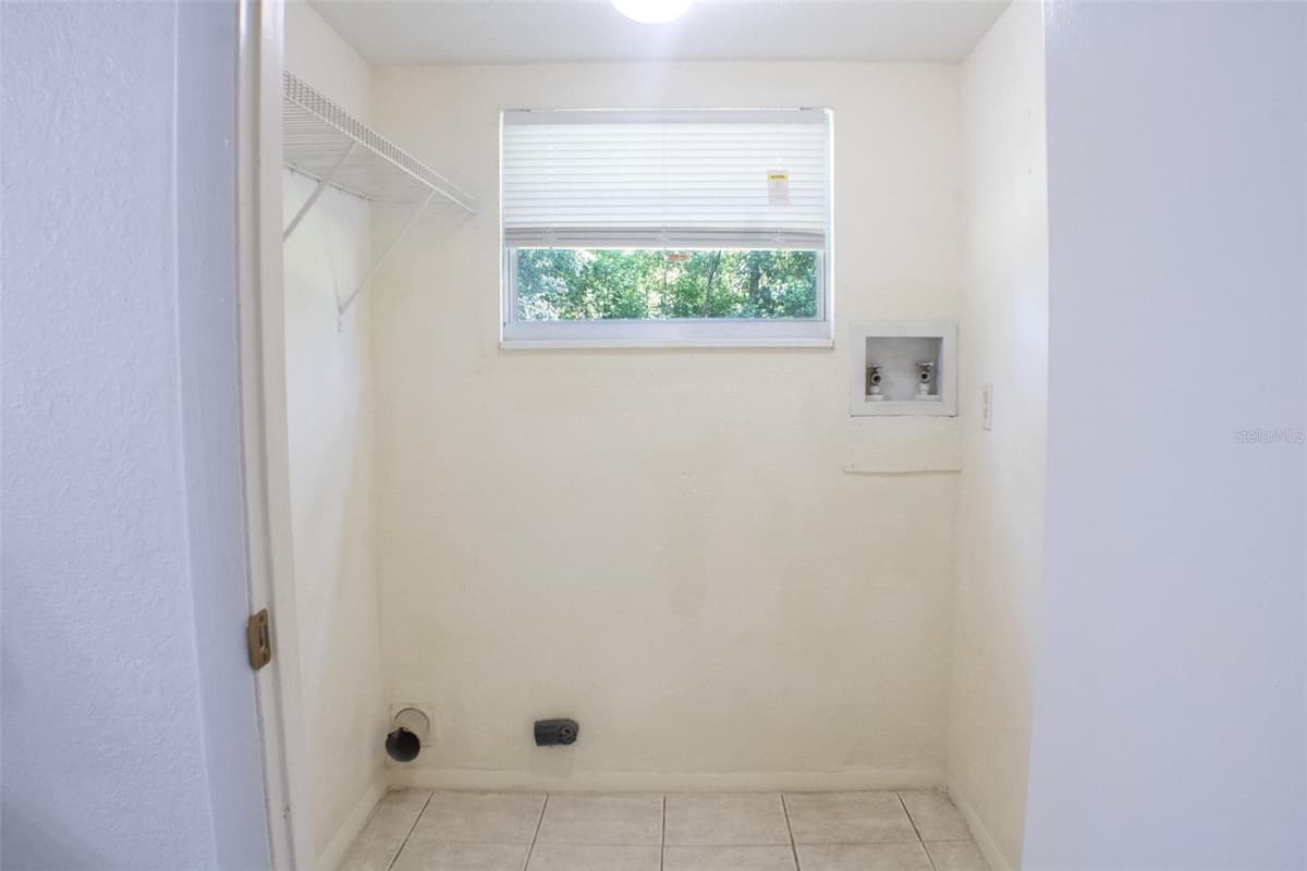 490 JOHN STREET — photo 27 of 29