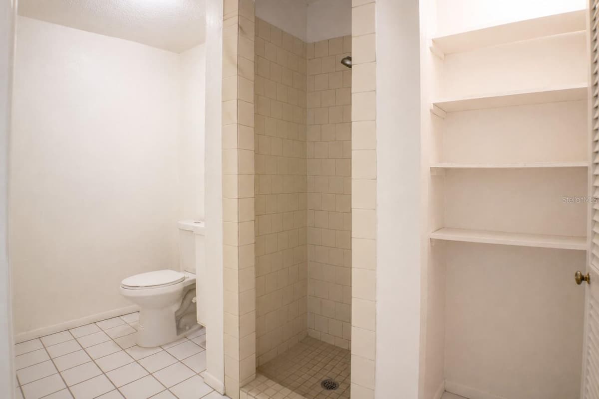 490 JOHN STREET — photo 25 of 29