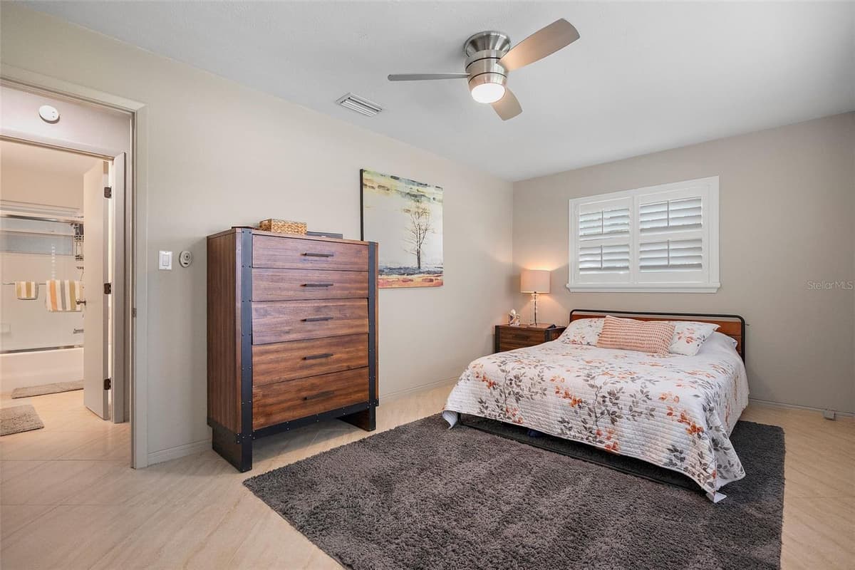 101 MADONNA BOULEVARD — photo 14 of 34