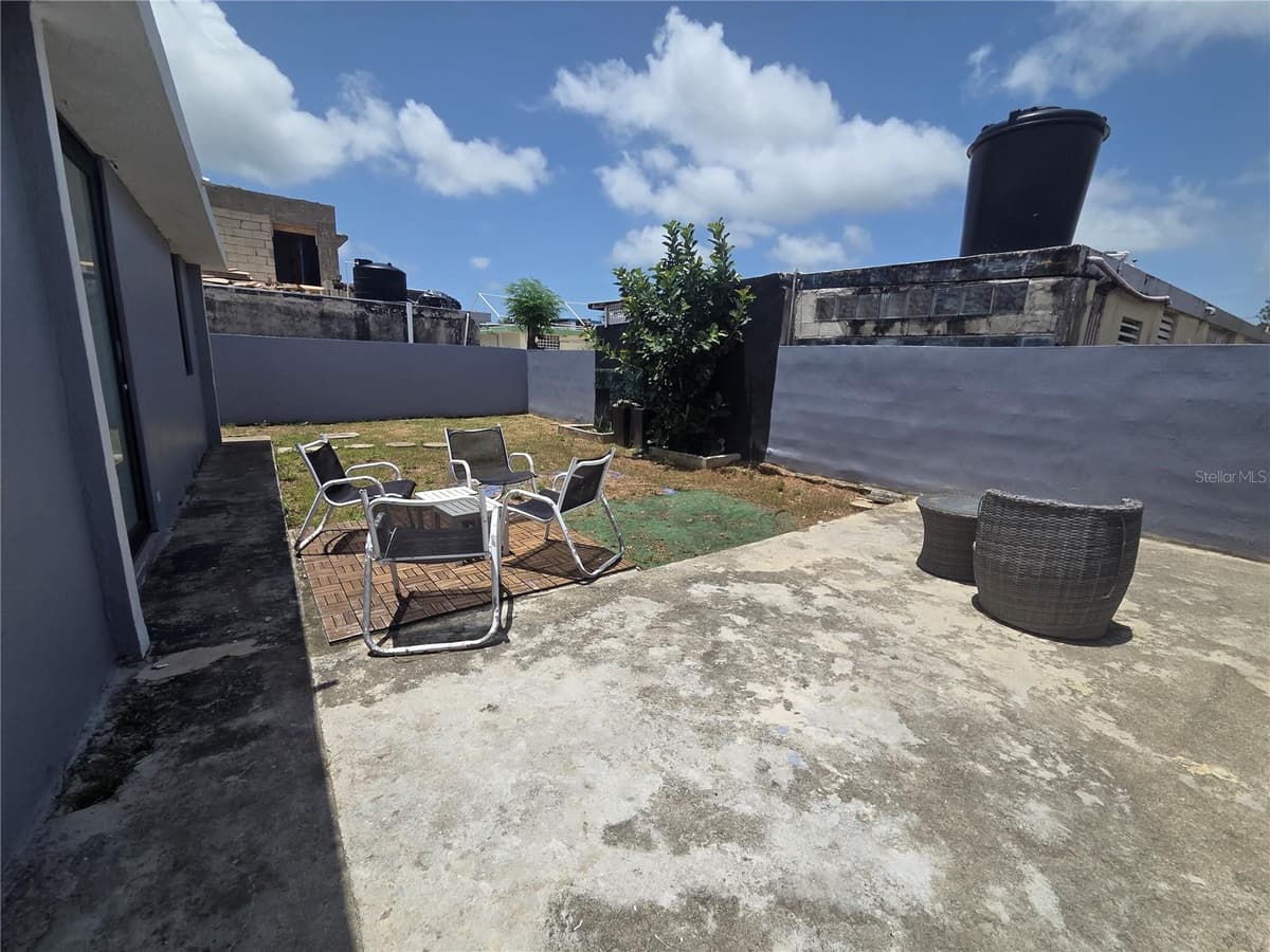 24 calle 35 VILLA CAROLINA — photo 19 of 21