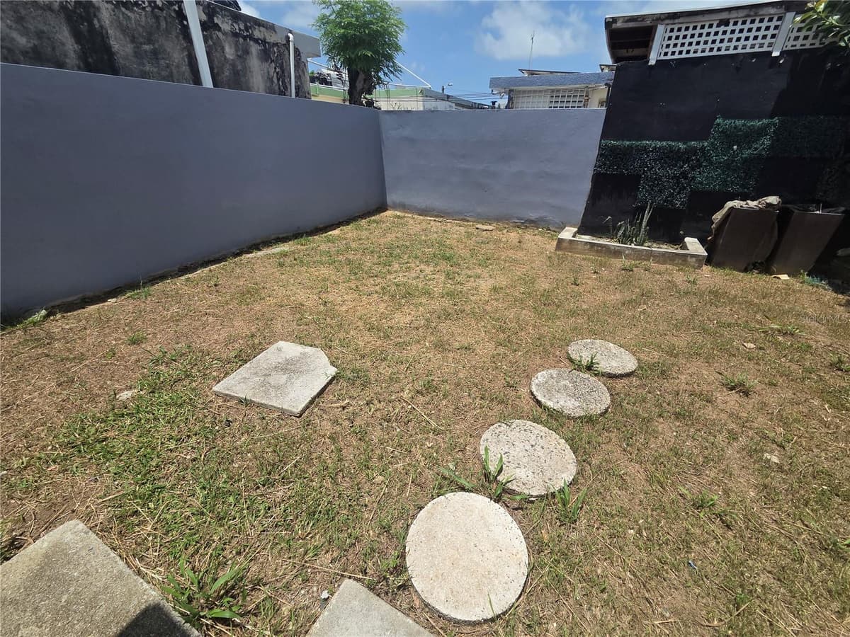 24 calle 35 VILLA CAROLINA — photo 18 of 21