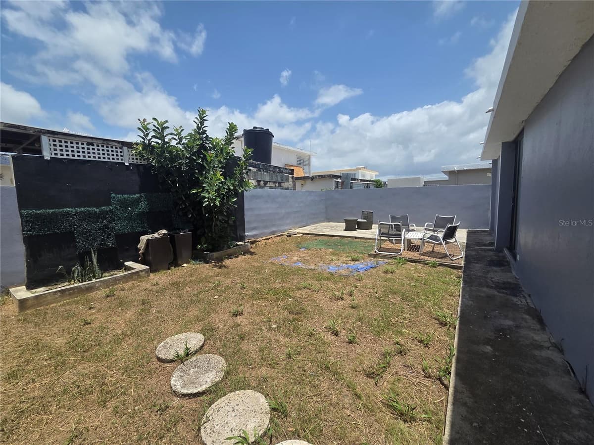 24 calle 35 VILLA CAROLINA — photo 17 of 21