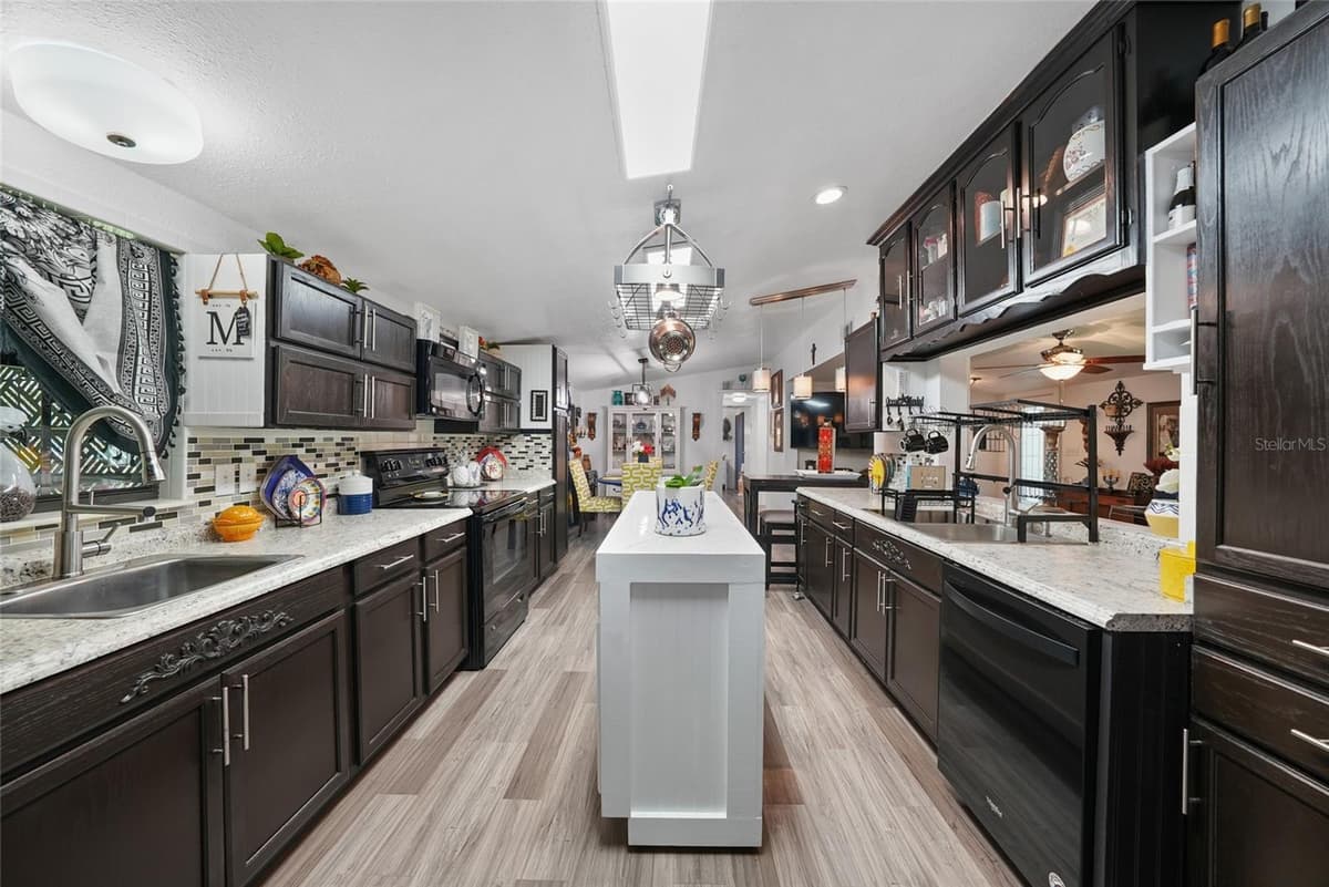 145 CRYSTAL LAKE DRIVE — photo 4 of 44