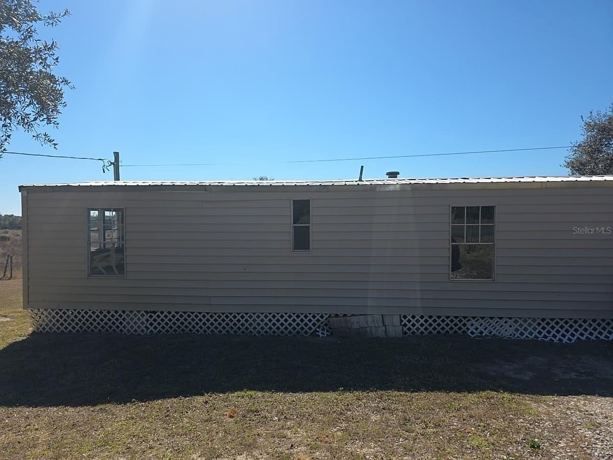 1390 and 1428 NOBLE STREET — photo 2 of 42