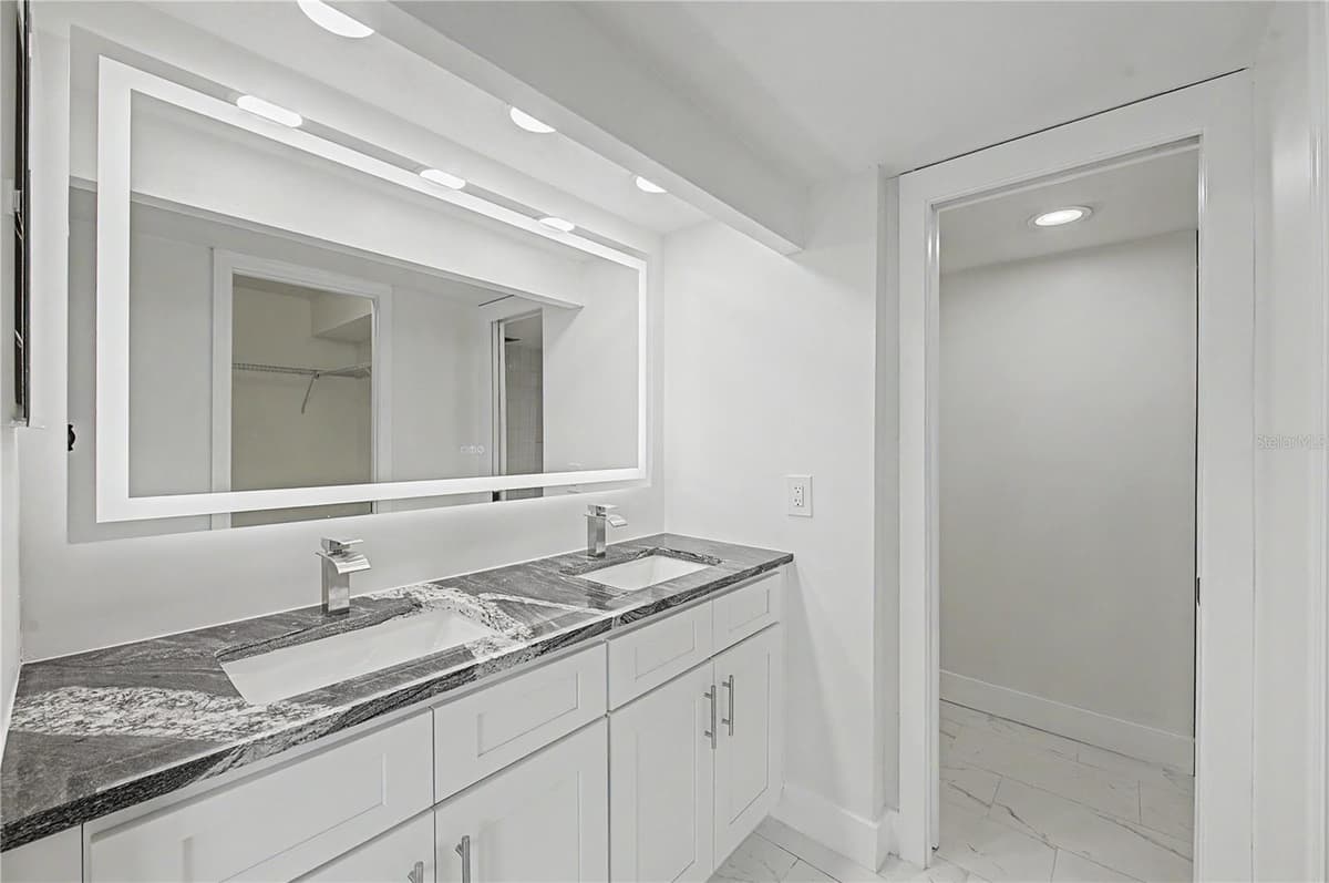2618 COVE CAY DRIVE — photo 21 of 49