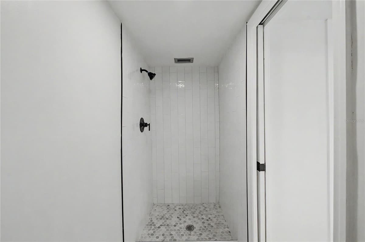 2618 COVE CAY DRIVE — photo 23 of 49