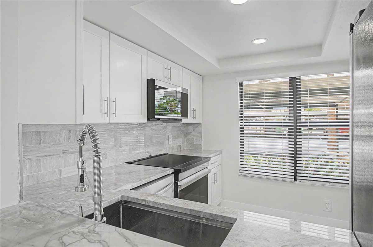 2618 COVE CAY DRIVE — photo 9 of 49