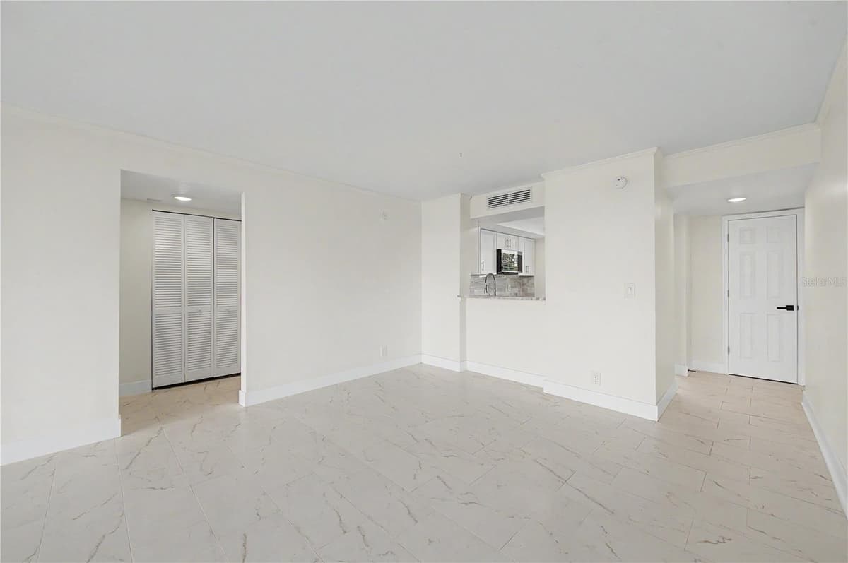2618 COVE CAY DRIVE — photo 15 of 49