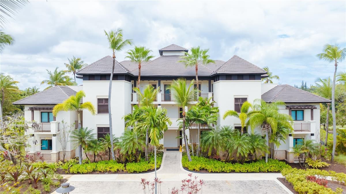 Bahia Beach Golf Club LAS VERANDAS CONDOMINIUM — photo 1 of 16
