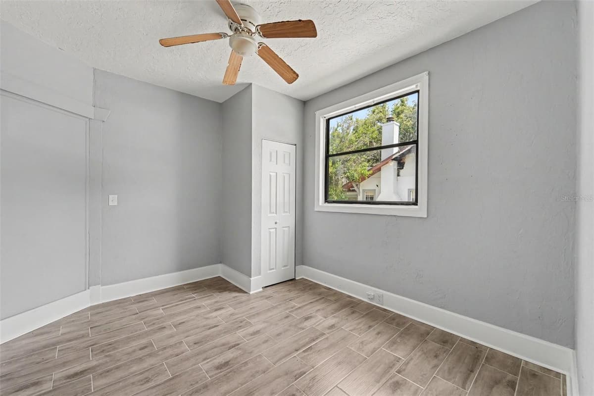 122 GARFIELD AVENUE — photo 15 of 23