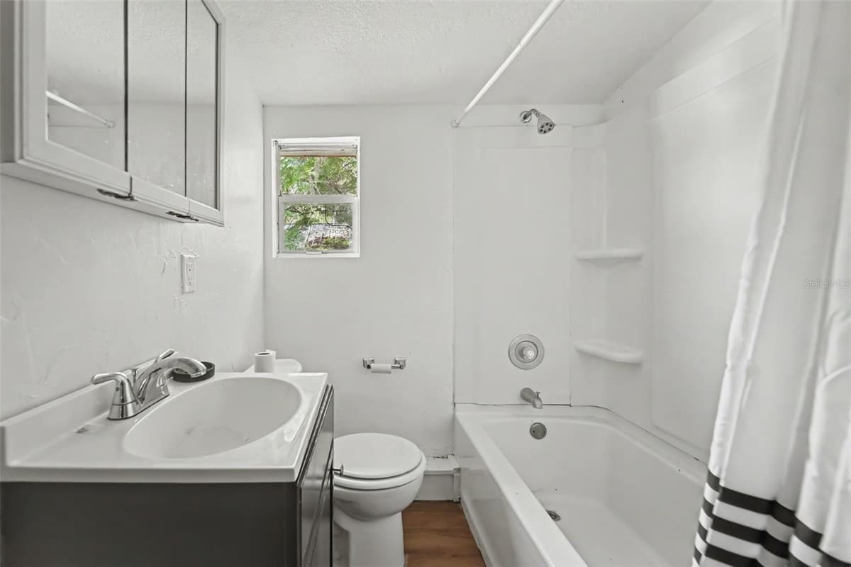 122 GARFIELD AVENUE — photo 16 of 23
