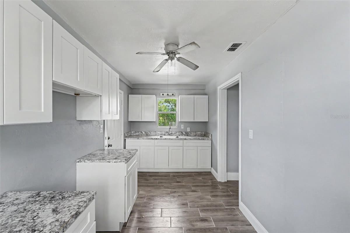 122 GARFIELD AVENUE — photo 3 of 23