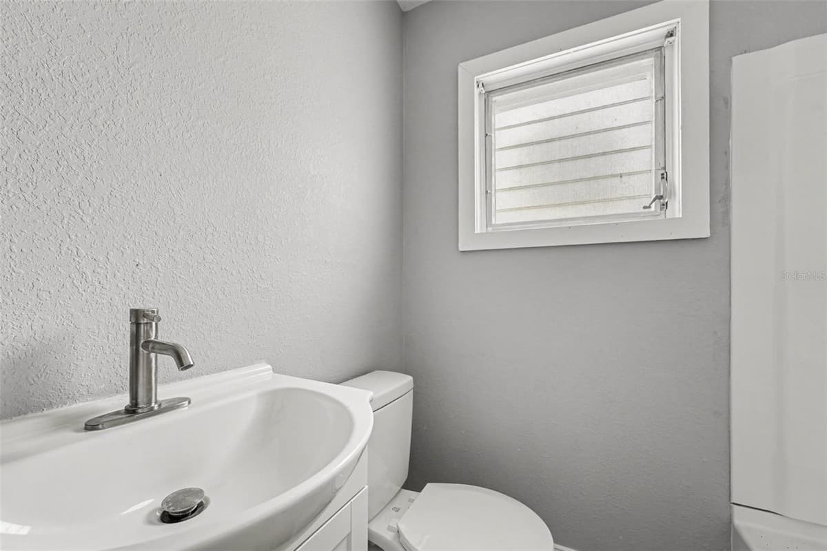 122 GARFIELD AVENUE — photo 17 of 23