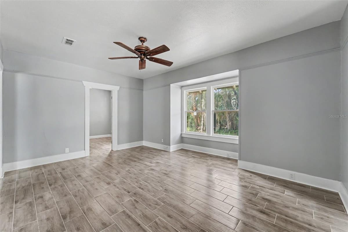 122 GARFIELD AVENUE — photo 4 of 23