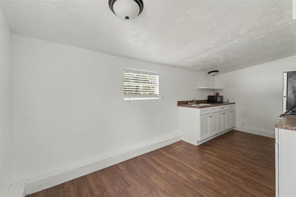 122 GARFIELD AVENUE — photo 21 of 23