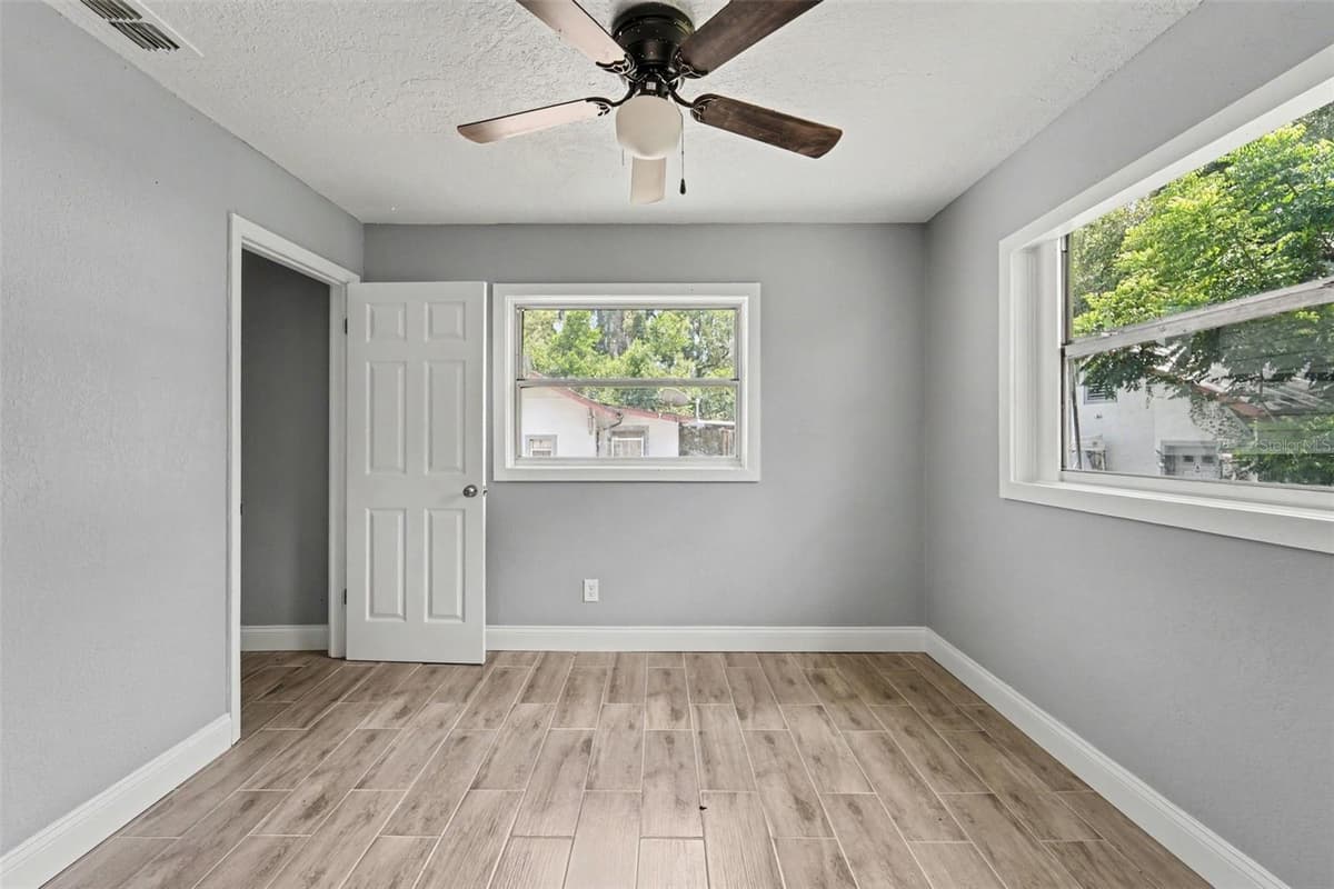 122 GARFIELD AVENUE — photo 14 of 23
