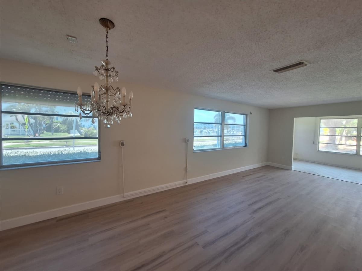 3128 59TH STREET — photo 7 of 26