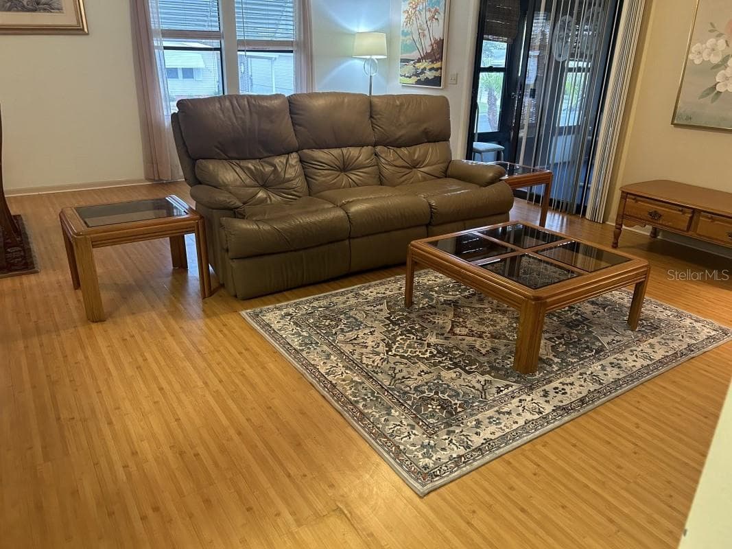 1550 HILLCREST DRIVE — photo 3 of 11