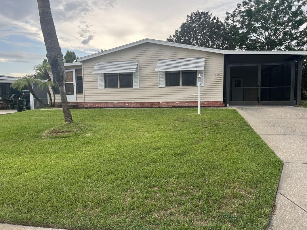 1550 HILLCREST DRIVE — photo 1 of 11