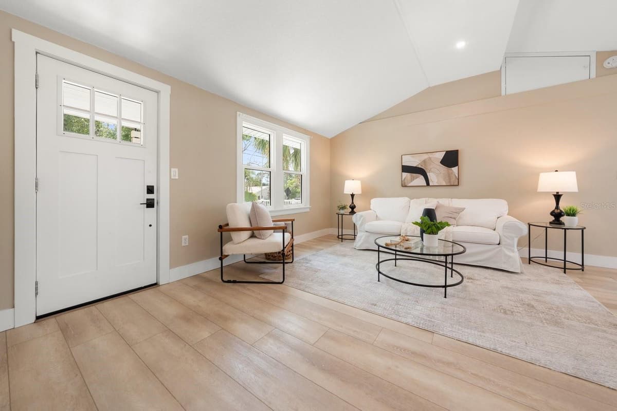 932 HIGHLAND AVENUE — photo 4 of 37